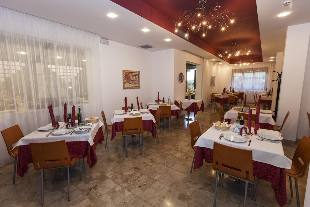 סוטומרינה Hotel Europeo מראה חיצוני תמונה